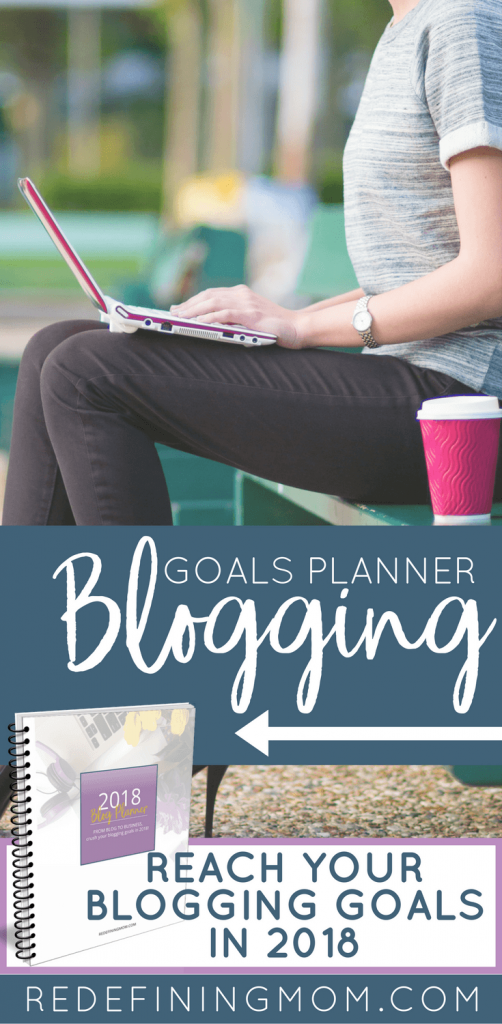 Increase your blog income. Set blogging income goals that will help you 3x your income in 2018. Download your copy of the FREE Printable 2018 Blogging Goals Planner! Blog planner / blog goals / blogging binder / bogging planner / free printable 2018 blogging planner